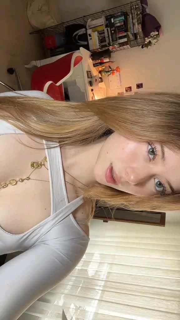 Video Iclik – Gadis Abg Mulus Baru Jadian Ma Ayang Viral Avtub