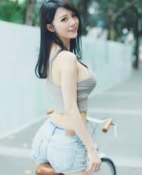 Video Iclik – Sensasi TikToker Panas dengan 10 Ribu Pengikut Bokeh